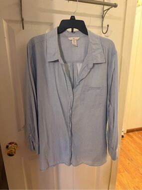 H&M Light Blue Women's Long-Sleeve Button Down Shirt
